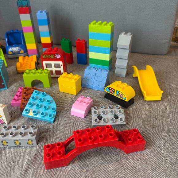 Huge Lot of Duplos 80+ Building Blocks Bricks Unique Door Bridge Vehicle Slide - Picture 4 of 10